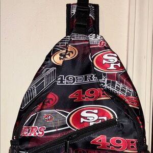 San Francisco 49ers Black Sling Bag